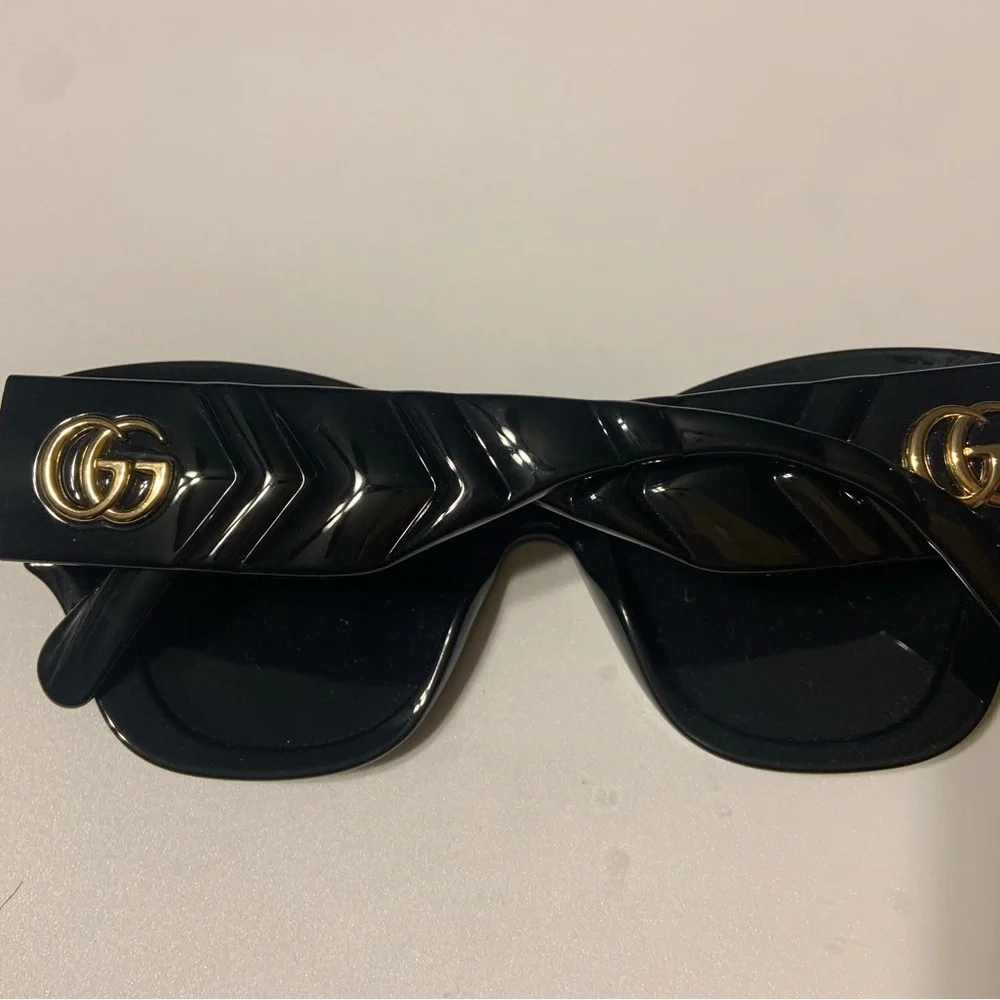 NWT Gucci‎ Elegant Black Women's Sunglasses